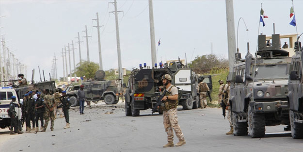 ABD askerlerini vurdular! Ölü ve yaralılar var