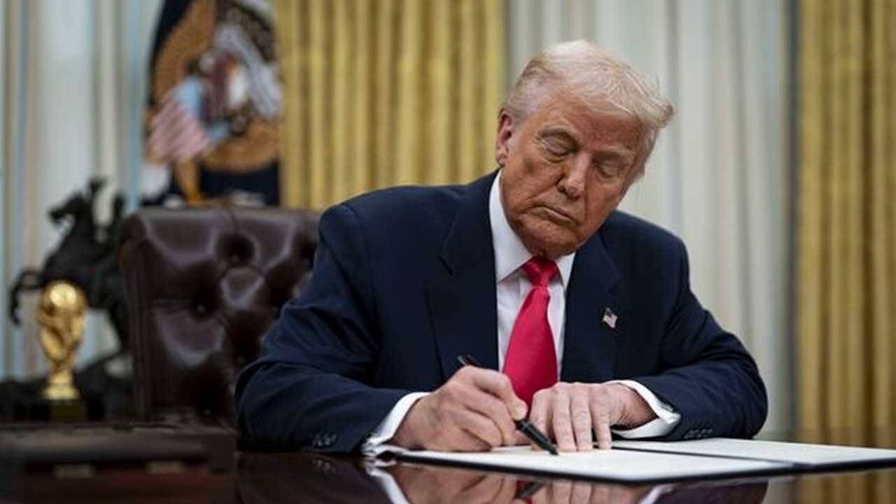 Trump, yüzde 10'luk küresel tarife uygulayacağını duyurdu