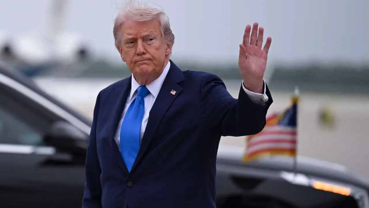 ABD bayraklı haritada dikkat çeken oklar! Trump’tan İran’a yeni mesaj