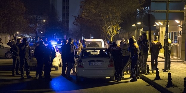 ABD Büyükelçiliği önünde havaya ateş açıldı