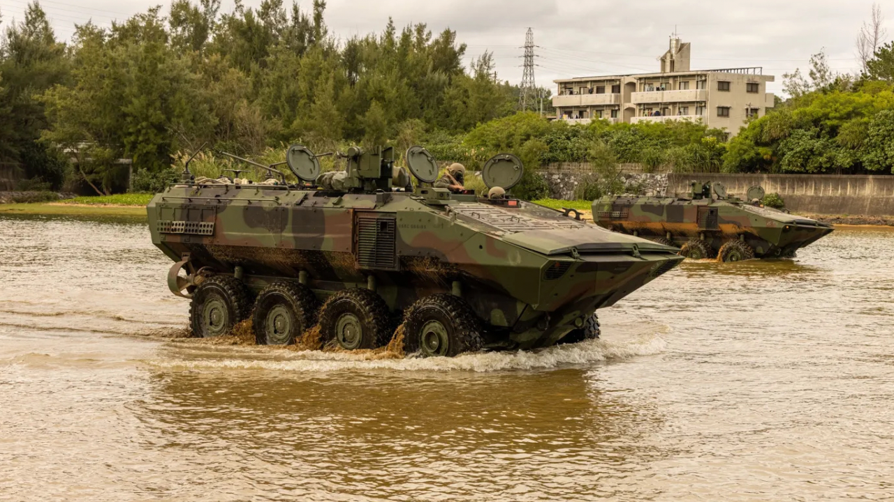 ABD Deniz Piyadeleri amfibi muharebe araçlarını test etti!