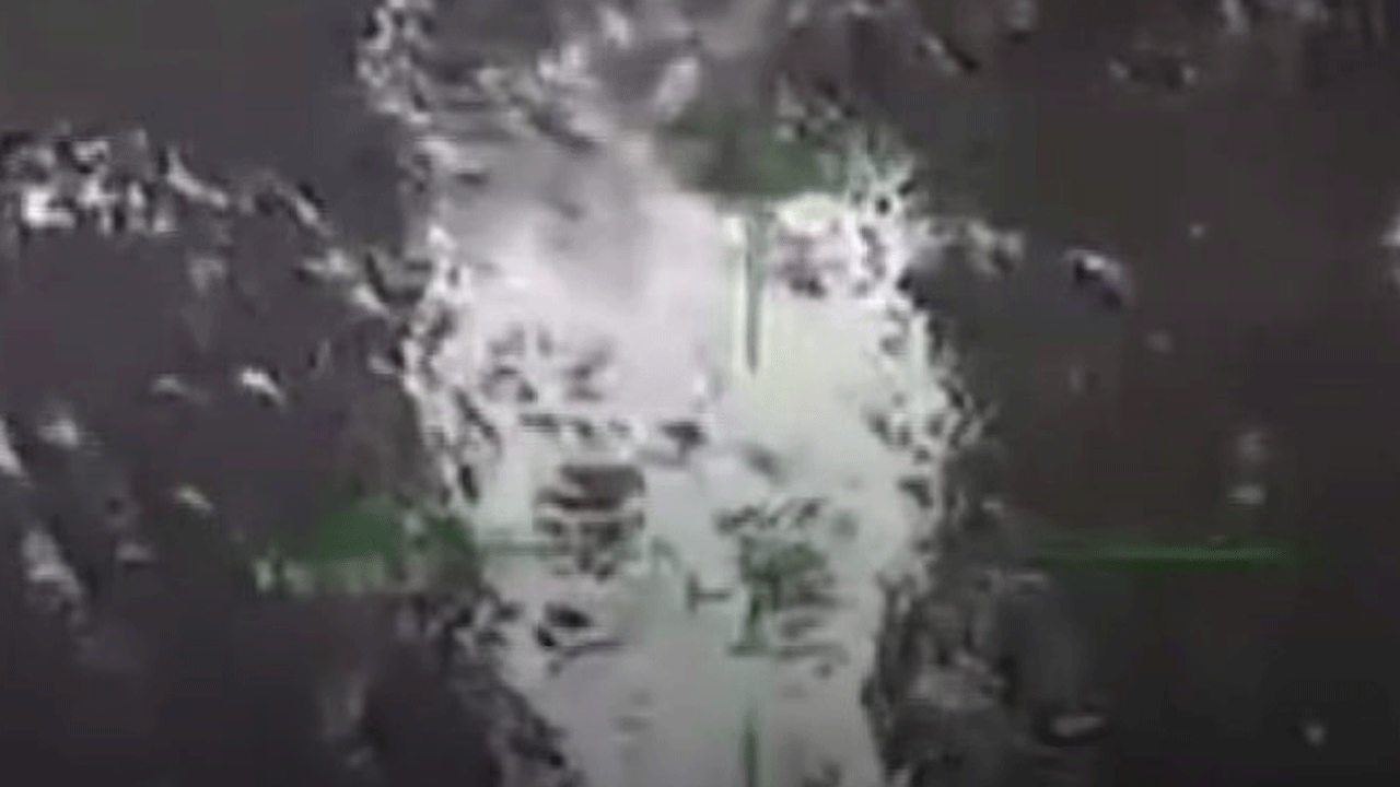 ABD denizaltıyı vurdu! Trump'tan ilk açıklama geldi!