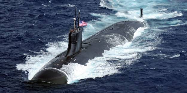 ABD denizaltısı Pasifik’te bilinmeyen bir cisme çarptı