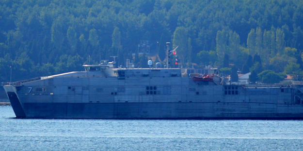 Amerikan gemisi Çanakkale Boğazı'ndan geçti
