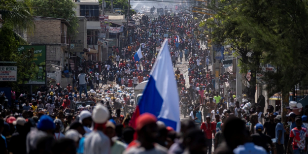 ABD Haiti'yi işgale hazırlanıyor: Halk sokaklara indi!