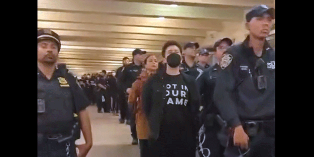 ABD herkesi susturuyor! Ateşkes çağrısı yapan Yahudi Amerikalıları bir bir tutukladılar