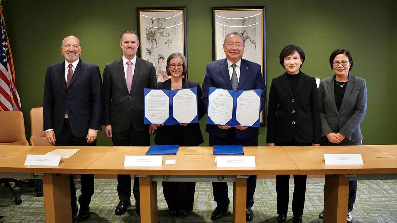 ABD ile Tayvan arasında dev ticaret hamlesi! Pekin'i ayağa kaldıracak o imza sonrası bölgede kartlar yeniden karılıyor