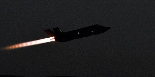 ABD İran destekli grupları vurdu