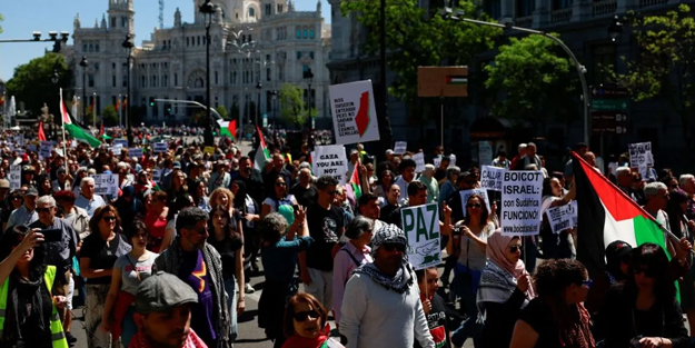 ABD karşısında diz çökmeyi bırakın açıklaması... O ülkeden Filistin'e destek yürüyüşü!