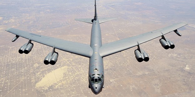 ABD nükleer bombardıman uçağı Rusya sınırında uçtu!