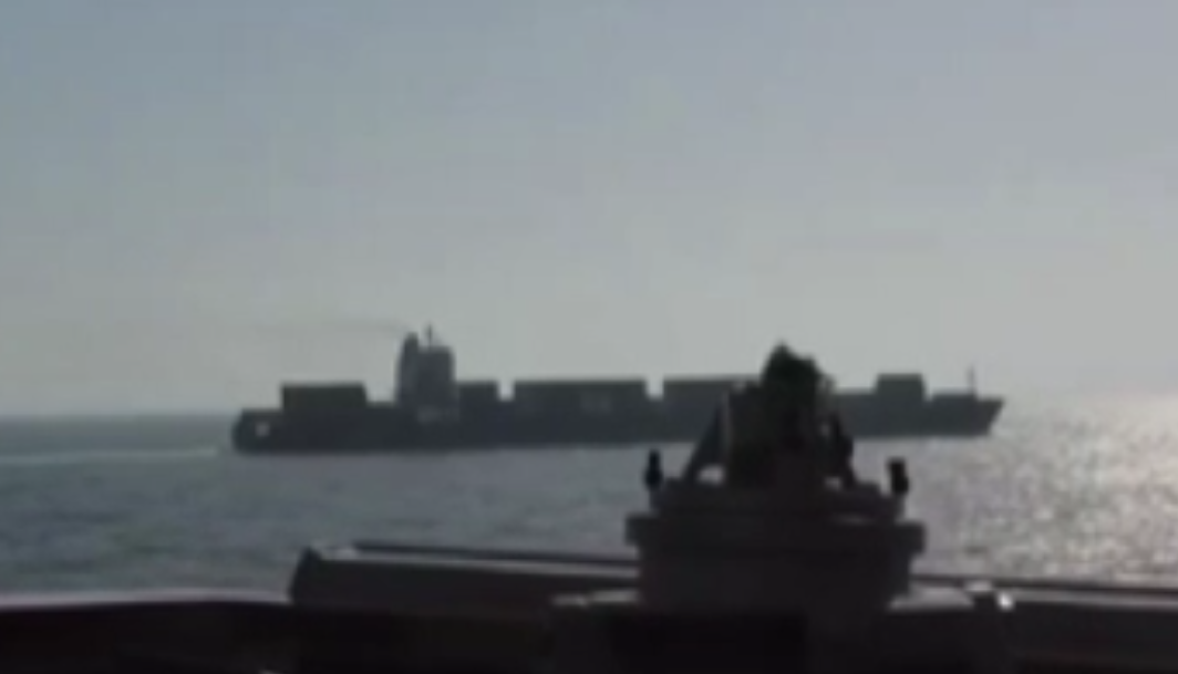 Umman Denizi'nde gerilim: ABD, İran gemisini vurdu