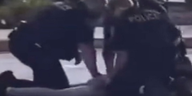 ABD polisi, bu kez 17 yaşındaki bir genci öldüresiye dövdü! Görüntüler gündeme bomba gibi düştü