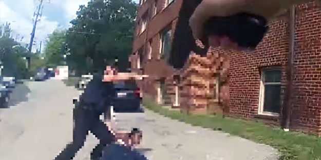 ABD polisi yine bir siyahi öldürdü