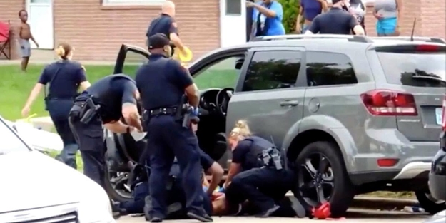 ABD polisinden yeni vahşet! Siyahi vatandaşa kurşun yağdırdılar