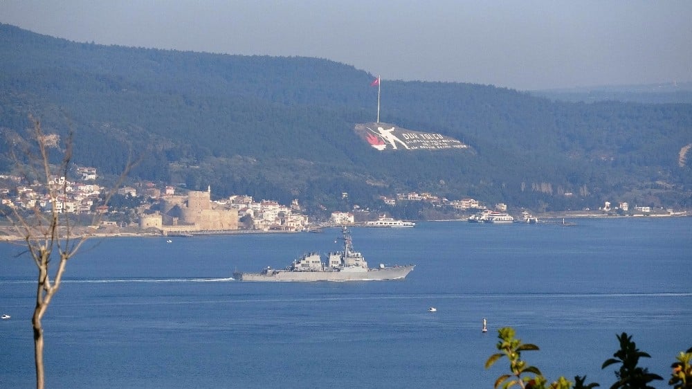 ABD savaş gemisi Çanakkale Boğazı’ndan geçti 