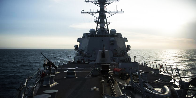 ABD savaş gemisi resmen Tayvan Boğazı'ndan geçti! Çin'den sert tepki!