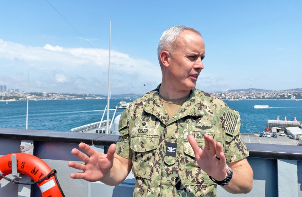ABD savaş gemisi USS Mount Whıtney Sarayburnu'nda