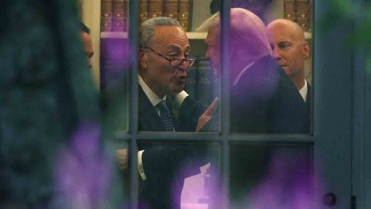 ABD Senatosunda karşı ses Trump'ın dansözlüğünün onlar da farkında