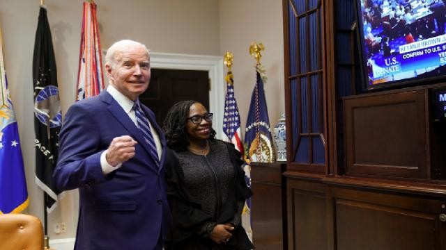 ABD tarihinin ilk siyahi kadın Yüksek Mahkeme yargıcı: Ketanji Brown Jackson
