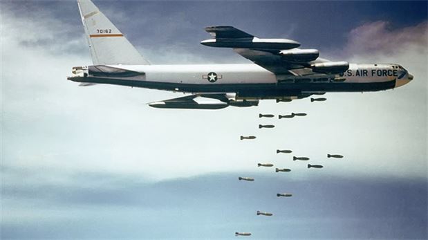 ABD uçan kale ile DAEŞ'i vurdu