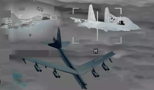 Çin Jetleri ile ABD bombardıman uçağı karşı karşıya! Her an savaş çıkabilir