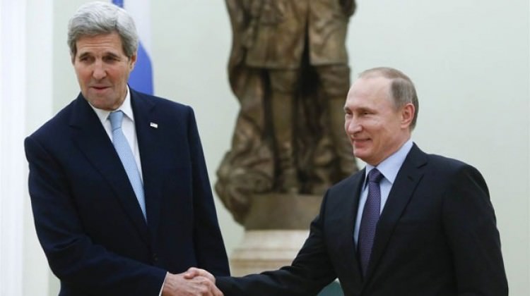 Putin'in esprileri John Kerry'yi terletti!