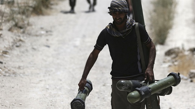 'ABD ve Suudi Arabistan'ın gönderdiği silahlar karaborsada satıldı'