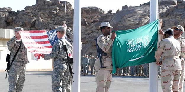 ABD ve Suudi askerleri sahaya iniyor