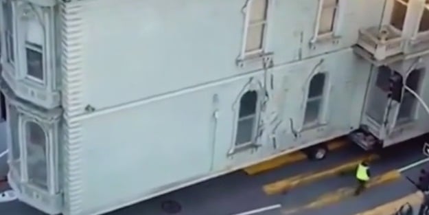 ABD'de 138 senelik bina, yeni adresine böyle taşındı