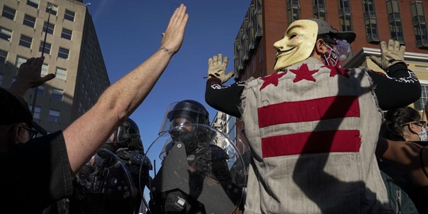 ABD'de Antifa tehdidi! Besledikleri teröristlerin dostları başlarına bela oldu