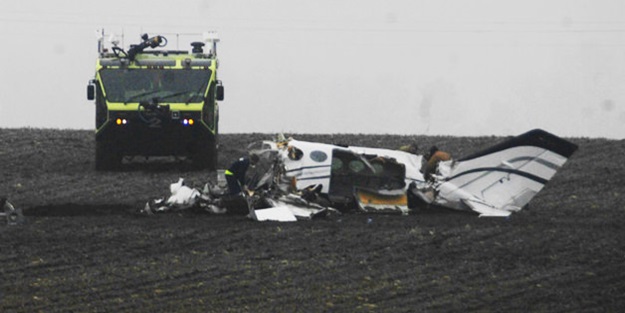 ABD'de basketbolcuları taşıyan uçak düştü