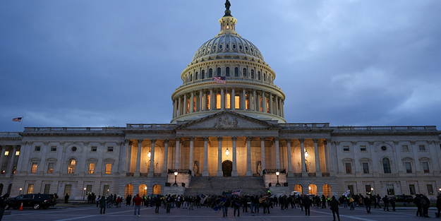 ABD'de olaylar dinmiyor! Kongre binası çevresinde güvenlik artırıldı