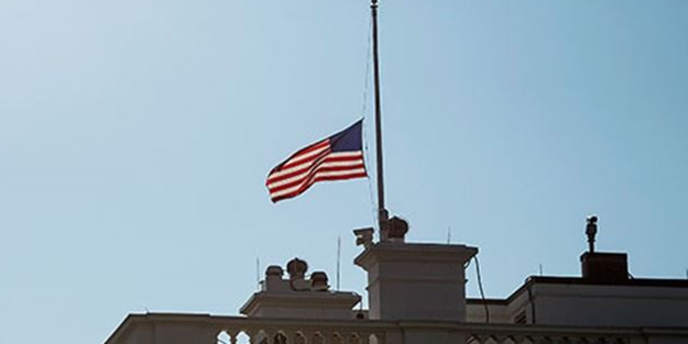 ABD'de bayraklar yarıya indirilecek