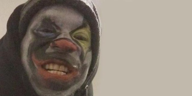 Tecavüz ettiği kadının evine palyaço kıyafeti ile döndü