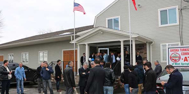 ABD'de camiye saldırdılar!