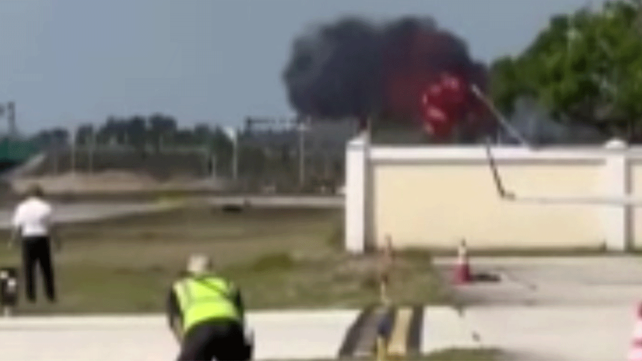 ABD'de çift motorlu uçak yere böyle çakıldı!