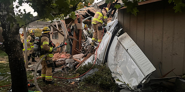 ABD’de dehşet! Küçük uçak evin üzerine düştü: 2 ölü