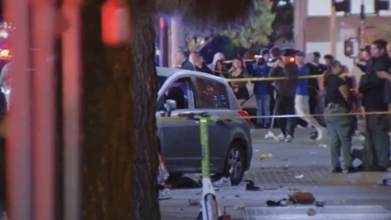 ABD'de dehşet veren olay: Aracı kalabalığın üzerine sürdü!