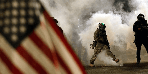 ABD'de demokrasi çöküyor! bir ankete göre nüfusun yarısından fazlası...