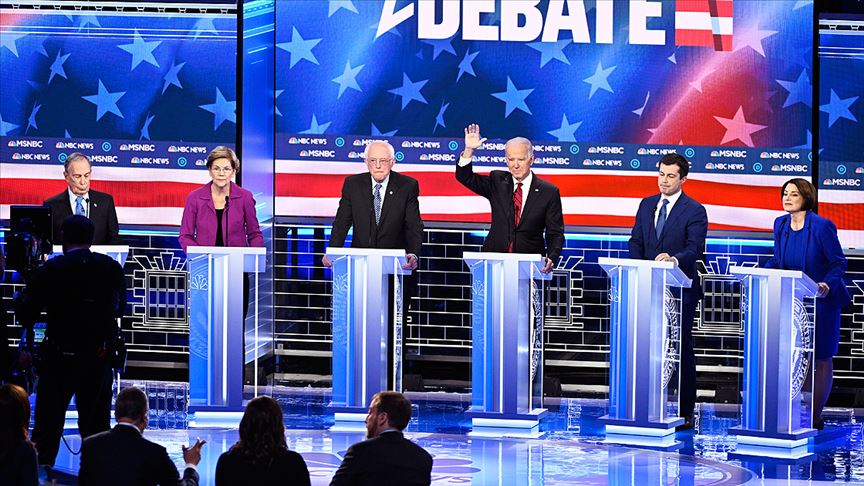 ABD'de Demokrat aday adayları canlı yayında karşı karşıya geldi