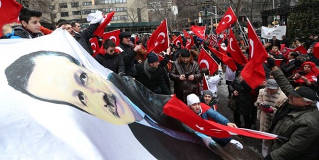 ABD'de Fetullah Gülen'e dev protesto