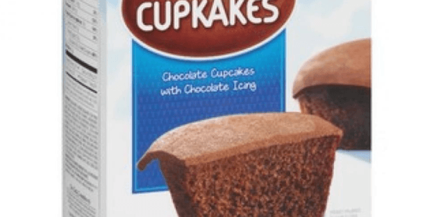 ABD'de gıda skandalı: Keklerin içinden çıkanlar hayrete düşürdü