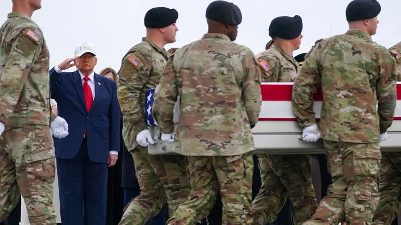 ABD’de halkın 74'ü Trump’a karşı ve asker cenazesi karşılamak istemiyor Hevesliysen kendin git