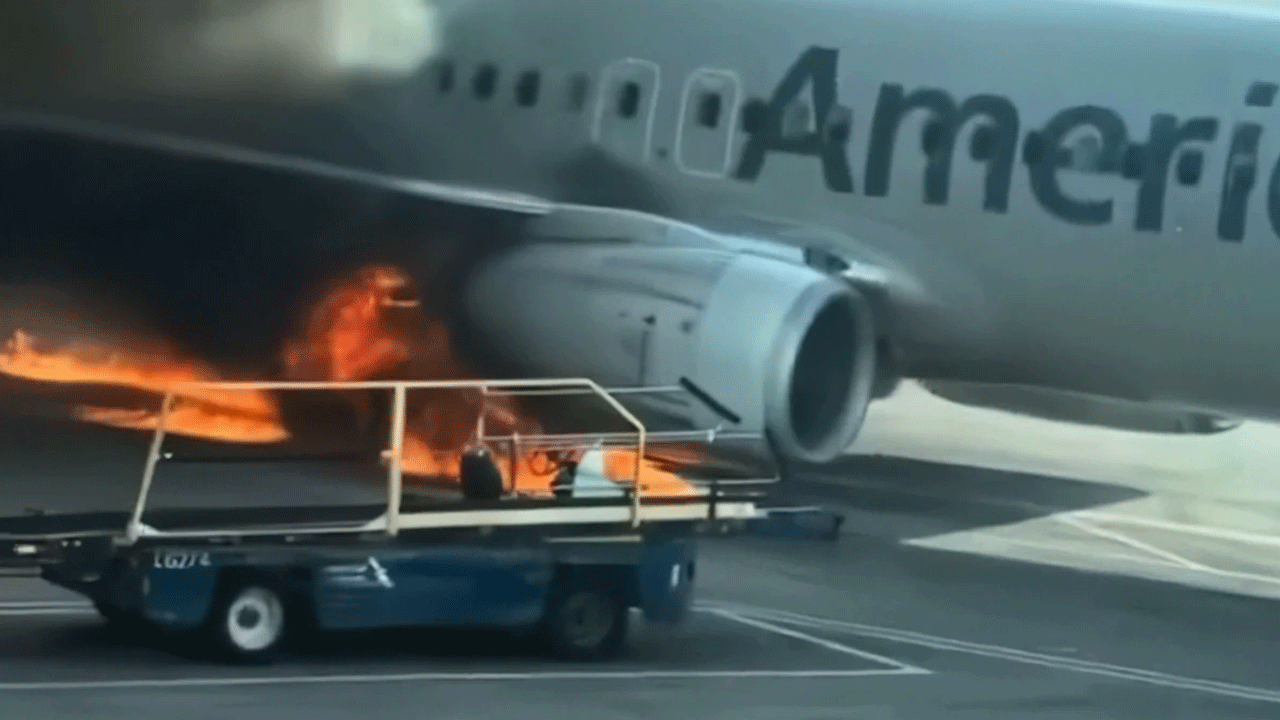 ABD'de havalimanında panik! Yolcu uçağı aniden alev aldı