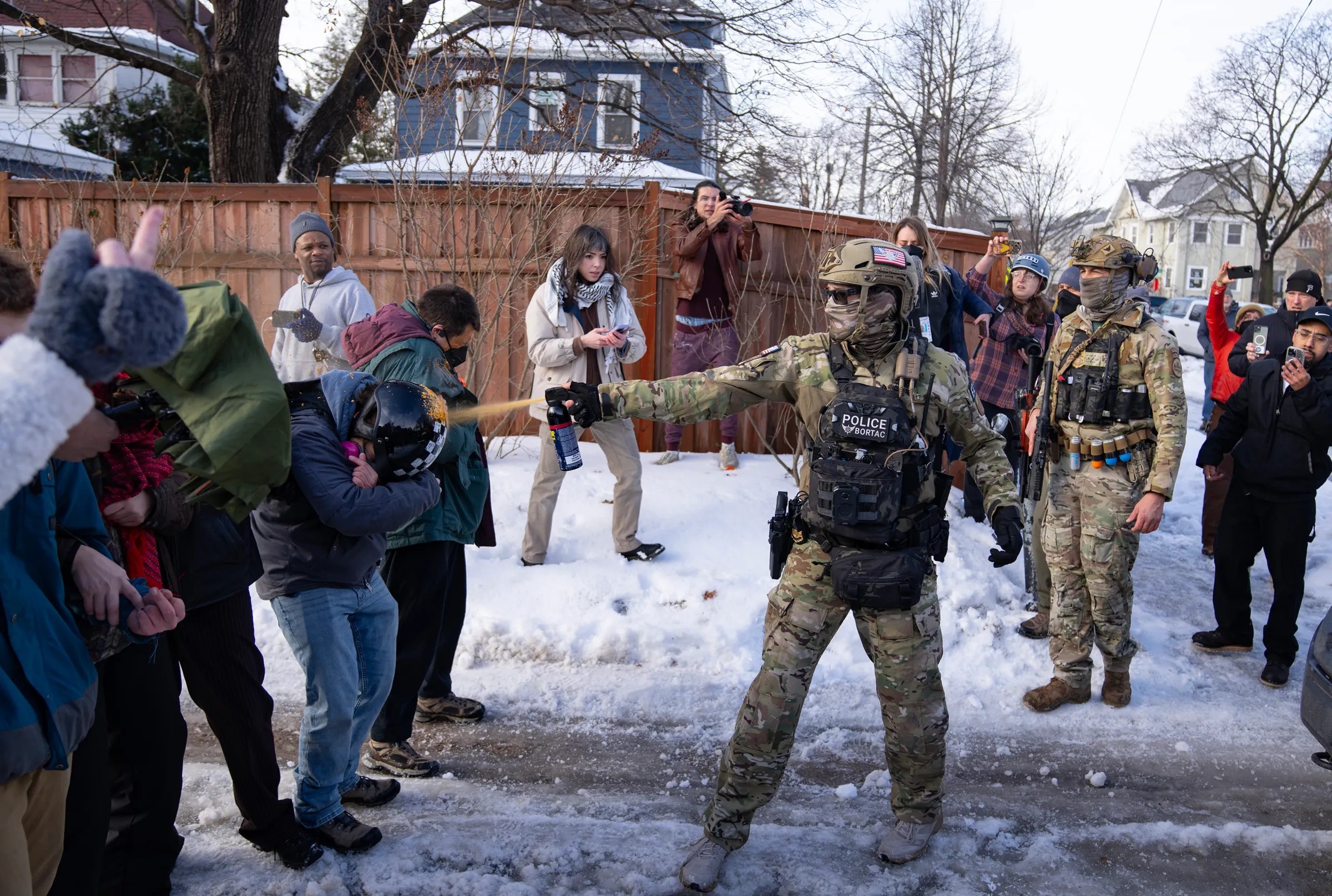 ABD'de ICE polisi vahşeti: Sokak ortasında kurşun yağdırıp infaz ettiler!