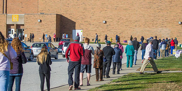 ABD'de iki eyaletten sonuçlar geldi! Trump önde götürüyor