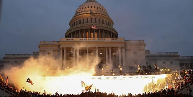 'ABD'de Kongre baskını günü mesajlar silindi' iddiası! Soruşturma istendi