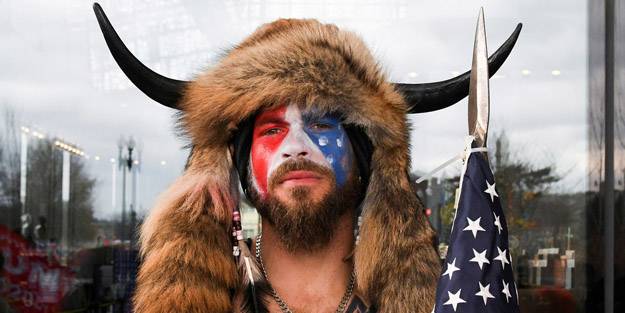 ABD'de Kongre baskınının simgesiydi! 'Boynuzlu'nun cezası belli oldu