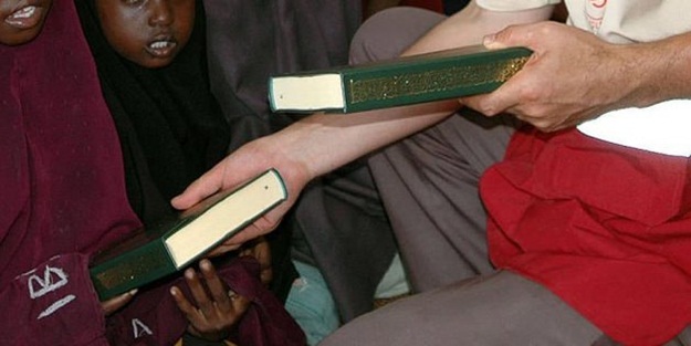 ABD'de 'nefret'e karşı Kuran dağıtma projesi