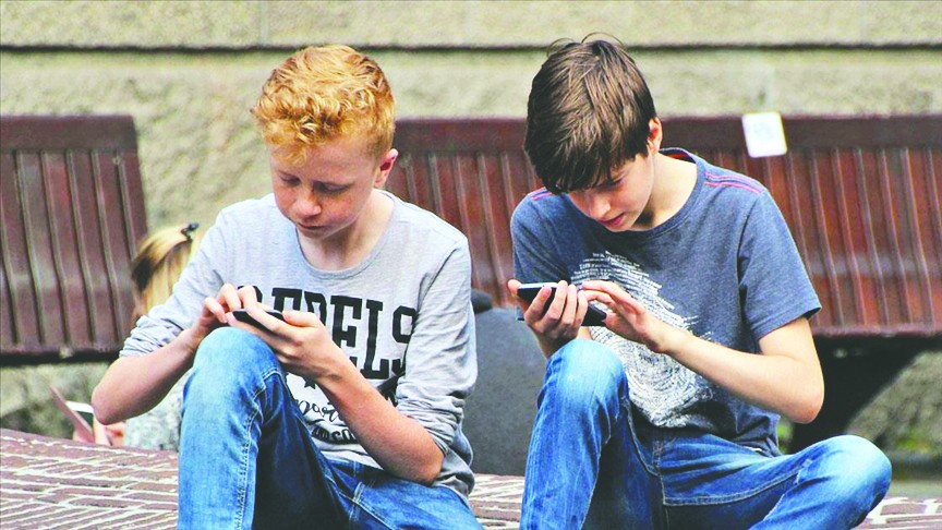 ABD’de okullarda telefon ve sosyal medya yasaklanıyor